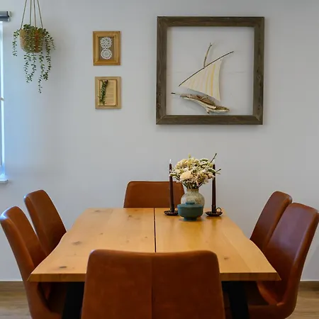 Nima Cozy Apartment Mlini