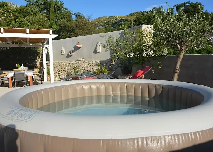 Nima Cozy Apartment Mlini