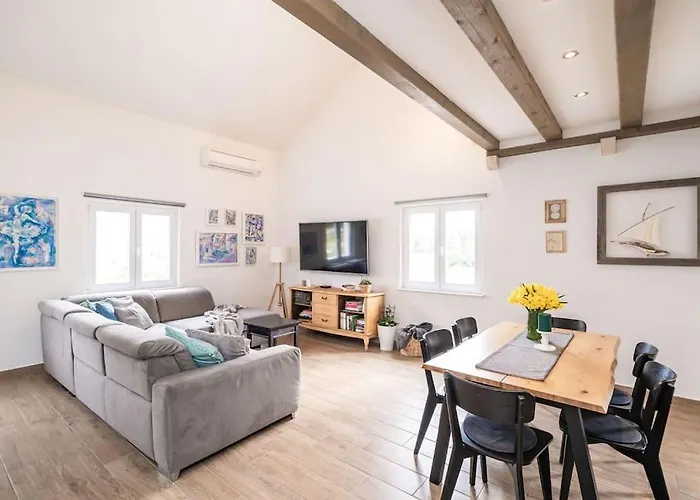 Nima Cozy Apartment Mlini