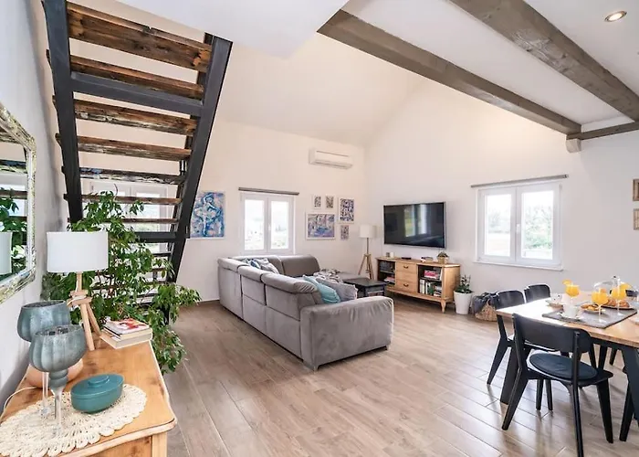 Nima Cozy Apartment Mlini